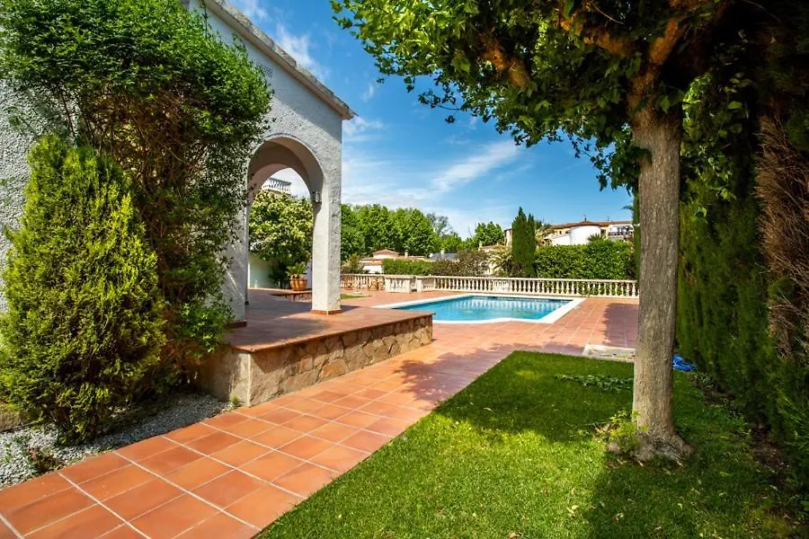 2005 Villa Freser Al Canal Para 6 Personas By Homeselectspain Empuriabrava Ισπανία