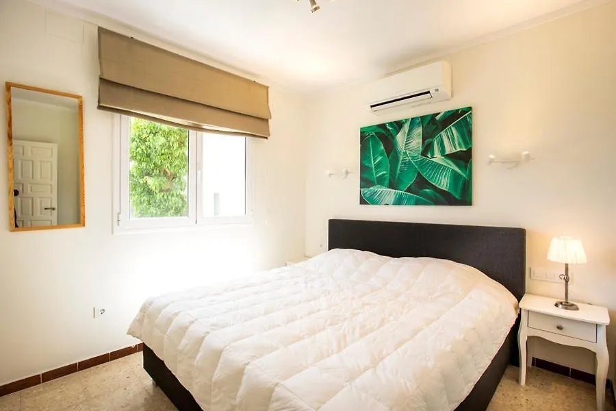 2005 Villa Freser Al Canal Para 6 Personas By Homeselectspain Empuriabrava