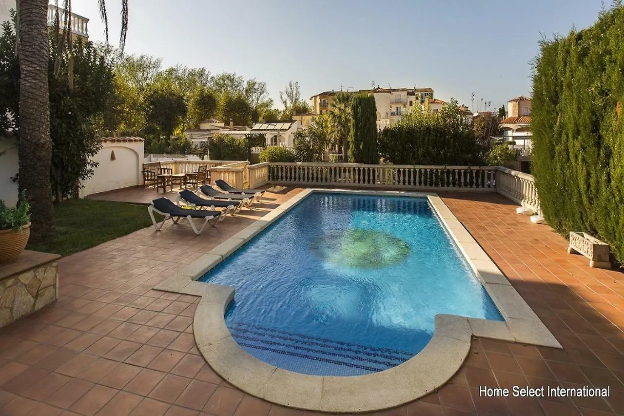 2005 Villa Freser Al Canal Para 6 Personas By Homeselectspain Empuriabrava 0*,  Ισπανία